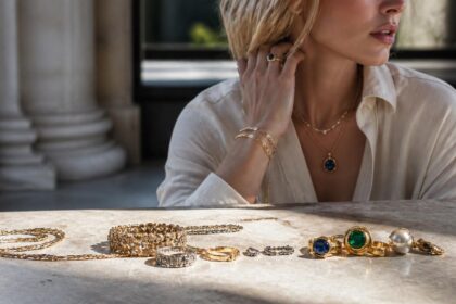 explorez les marques de bijoux italiens incontournables qui séduisent les passionnées de mode avec leurs créations élégantes et raffinées.